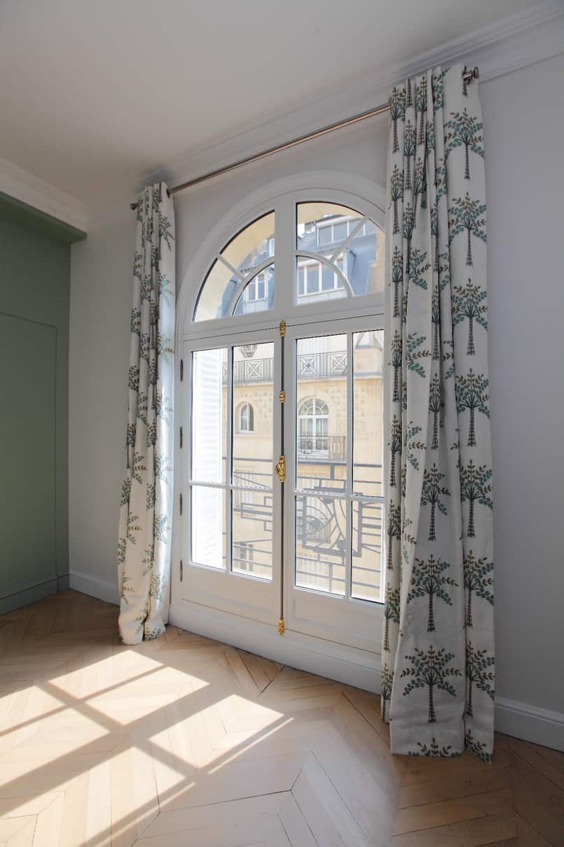 Fenêtre à mouton et gueule de loup