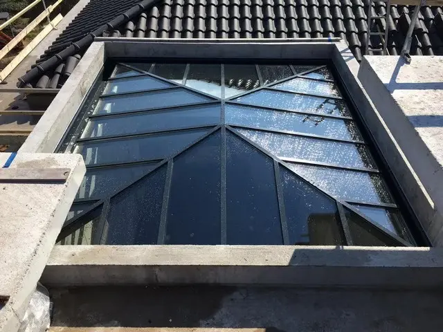 installateur Verriere de toit pyramidale a 4 pentes