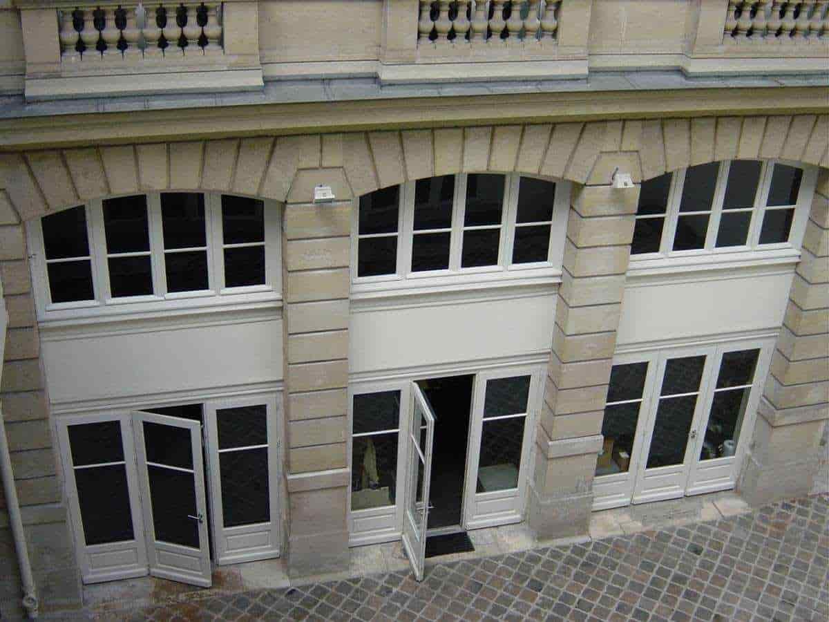 La Réglementation et les Normes en Menuiserie (DTU, Atec, Certifications) : Panorama Complet pour les Fenêtres